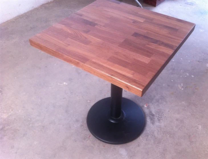 Couchtisch aus massivem Holz aus schwarzem Nussbaum